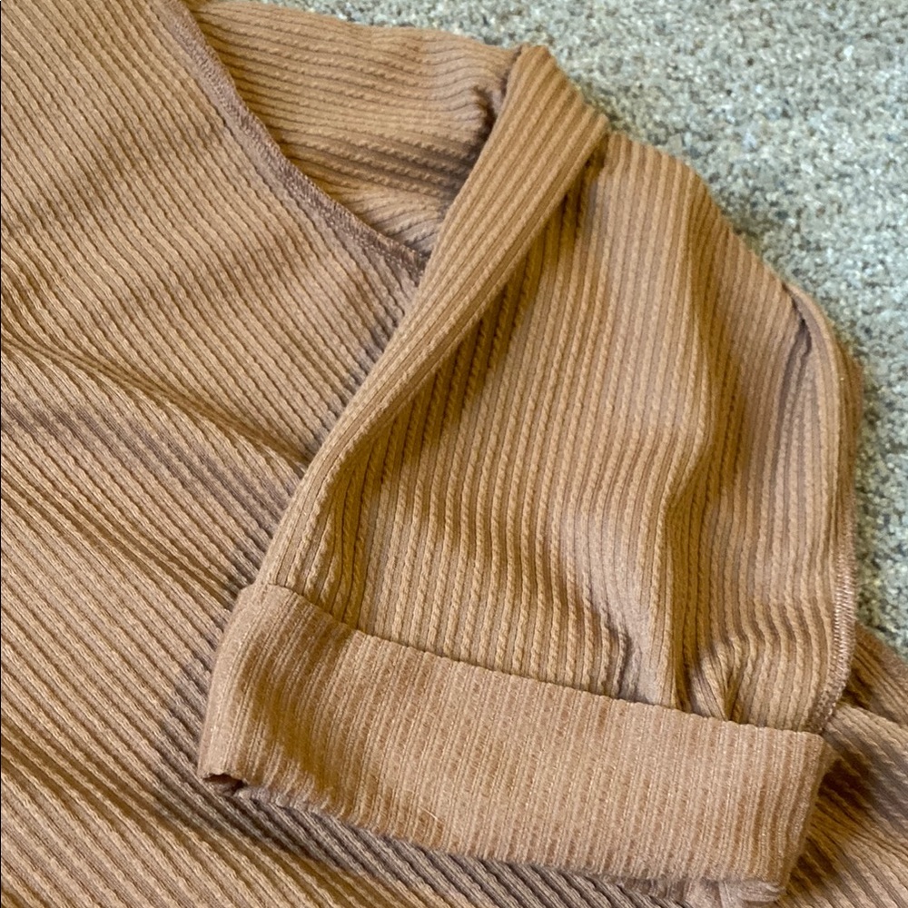 Women's Tan Ribbed Top - Picture 4 of 6